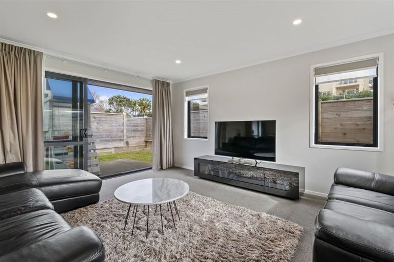 Photo of property in 47 Couldrey Crescent, Red Beach, 0932