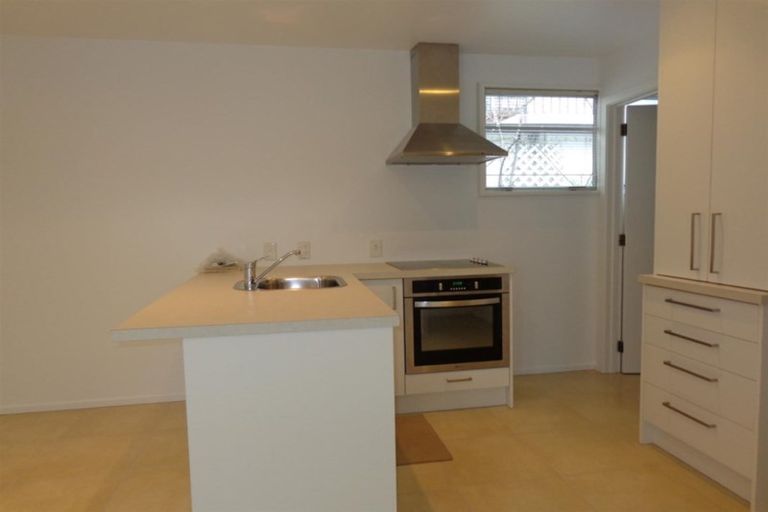 Photo of property in 2/32 Cranmer Square, Christchurch Central, Christchurch, 8013