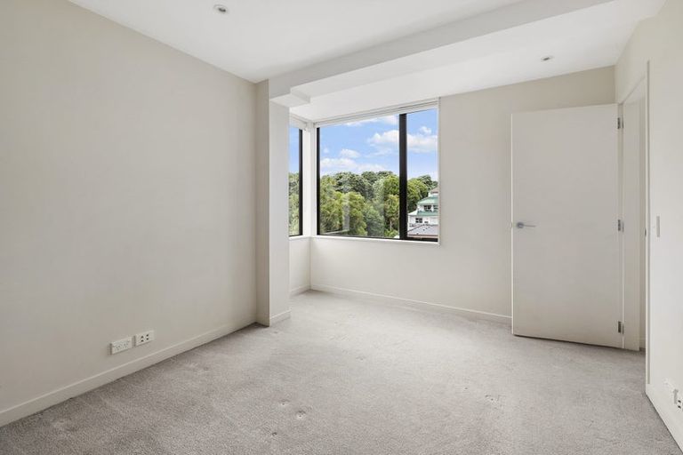 Photo of property in Nouvo Apartments, 4e/21 Rugby Street, Mount Cook, Wellington, 6021