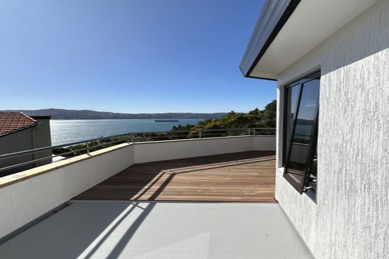 Photo of property in 8 Countess Close, Maupuia, Wellington, 6022