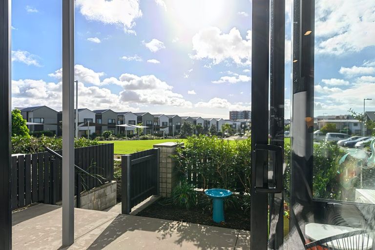Photo of property in 34 Nugget Avenue, Hobsonville, Auckland, 0616