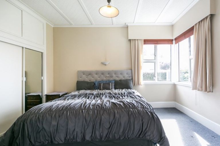 Photo of property in 28 Bowling Road, Greenmeadows, Napier, 4112