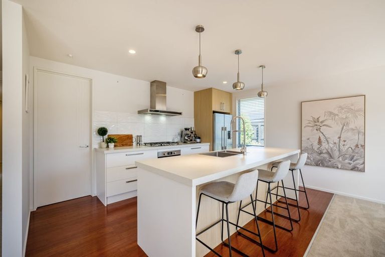 Photo of property in 8 Irvines Track, Halswell, Christchurch, 8025