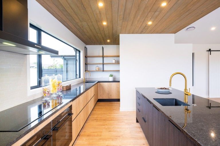 Photo of property in 79 Brookvale Road, Havelock North, 4130