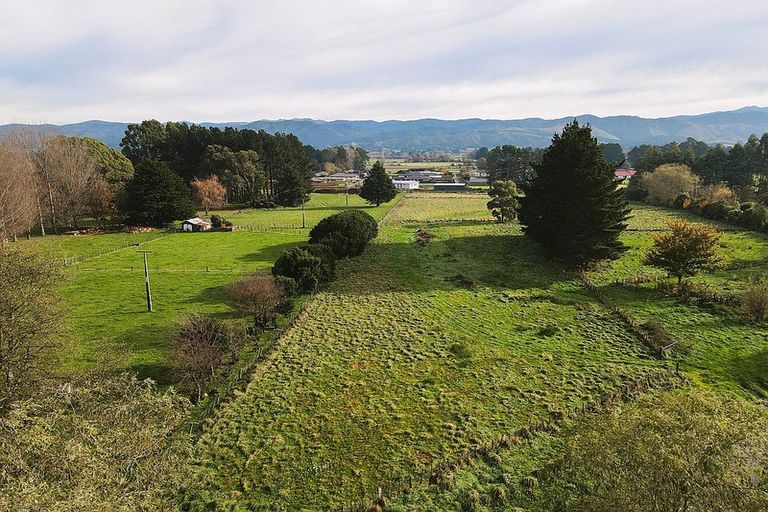 Photo of property in 38 Clifton Avenue, Carterton, 5713