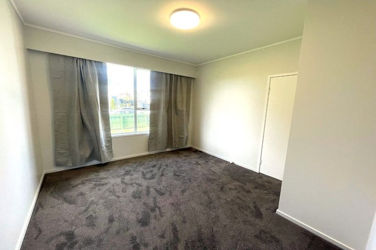 Photo of property in 1 Carbery Place, Manurewa, Auckland, 2102
