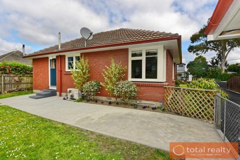 Photo of property in 6 Kinnaird Place, Hillmorton, Christchurch, 8025