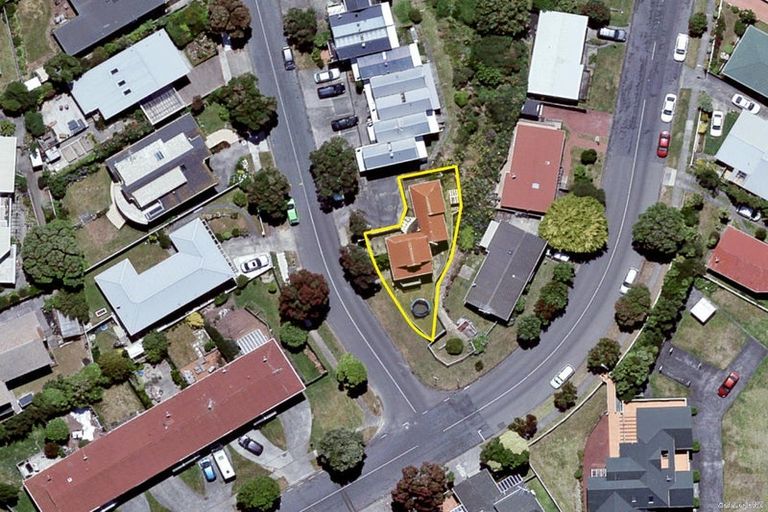 Photo of property in 2 Kaikoura Street, Maupuia, Wellington, 6022