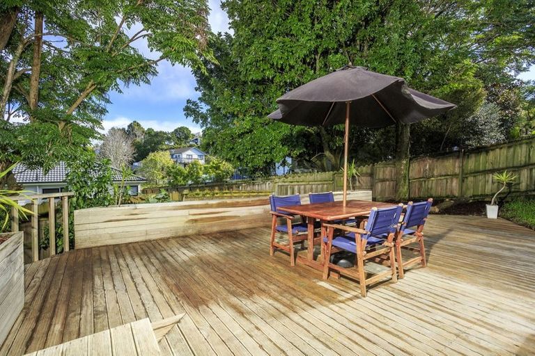 Photo of property in 1/16 Leiden Place, Totara Vale, Auckland, 0629