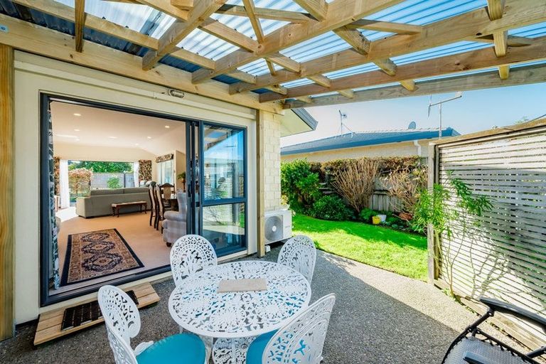 Photo of property in 27 San Priamo Place, Paraparaumu Beach, Paraparaumu, 5032
