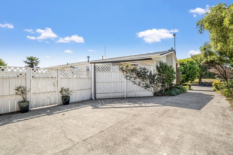 Photo of property in 8 Capri Place, Awapuni, Palmerston North, 4412