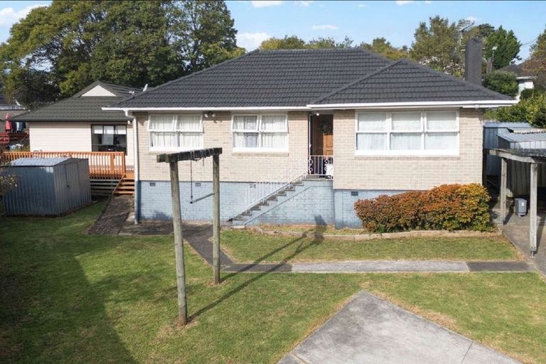 Photo of property in 43 Blease Street, New Lynn, Auckland, 0600