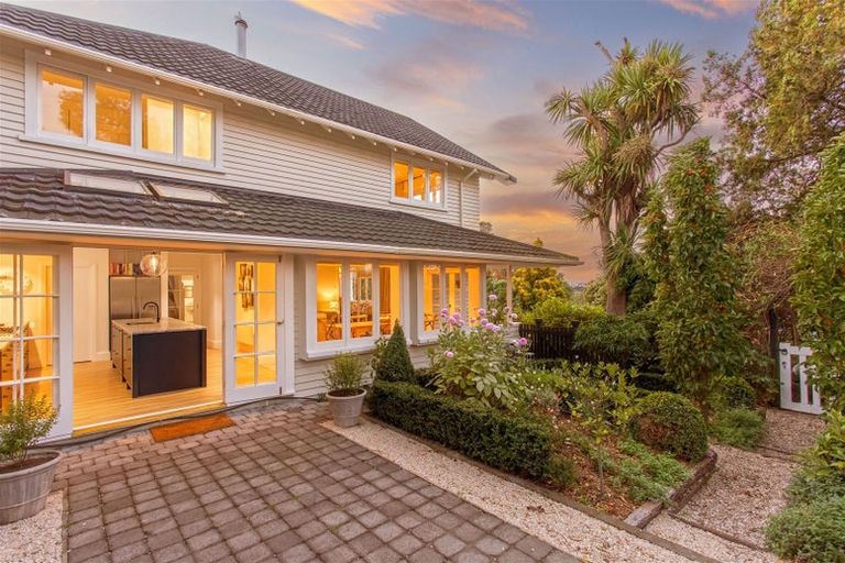 Photo of property in 19c Dyers Pass Road, Cashmere, Christchurch, 8022
