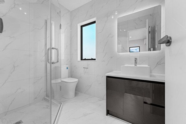 Photo of property in 31 Korowhiti Road, Clarks Beach, 2122