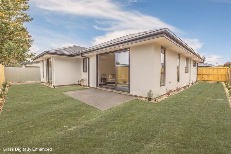 Photo of property in 2/68 Vancouver Crescent, Wainoni, Christchurch, 8061