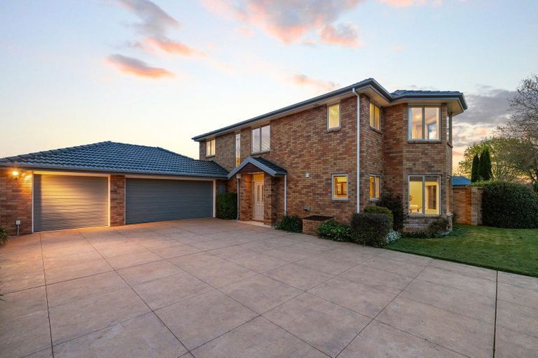 Photo of property in 64 Willowview Drive, Redwood, Christchurch, 8051