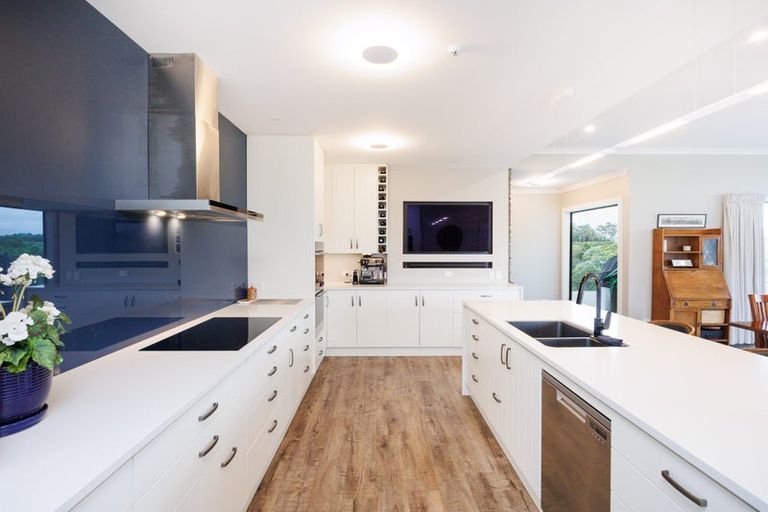 Photo of property in 10 Coutts Way, Fitzherbert, Palmerston North, 4410