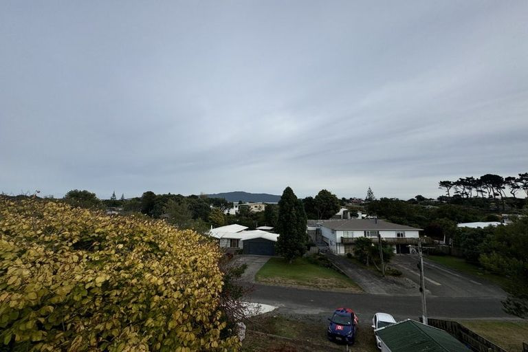 Photo of property in 12 Kahu Road, Otaihanga, Paraparaumu, 5036
