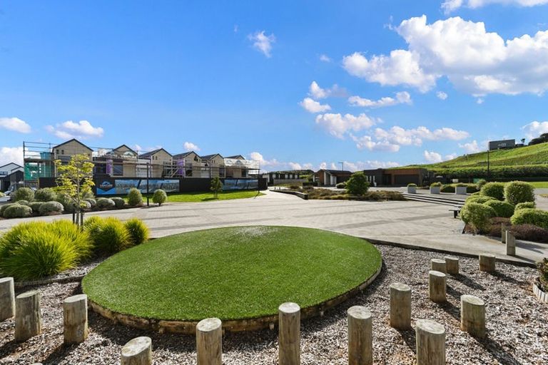 Photo of property in 53 Overton Street, Rototuna North, 3210