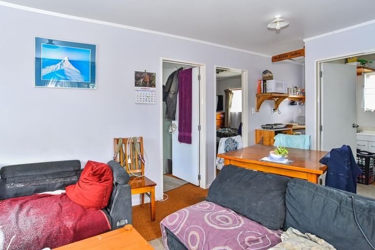 Photo of property in 15 Bundena Place, Clendon Park, Auckland, 2103