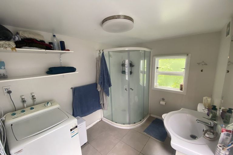 Photo of property in 95 Kelburn Parade, Kelburn, Wellington, 6012