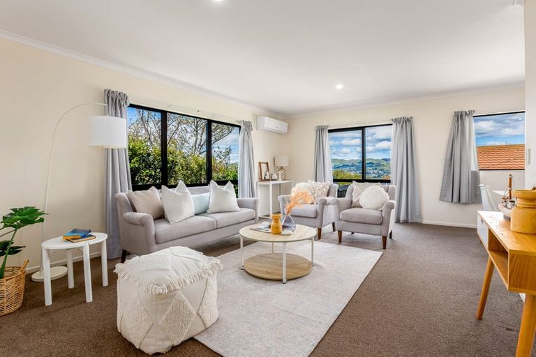 Photo of property in 12a Hiwi Crescent, Titahi Bay, Porirua, 5022
