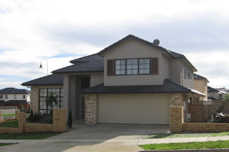 Photo of property in 2 Amon Avenue, Flat Bush, Auckland, 2016