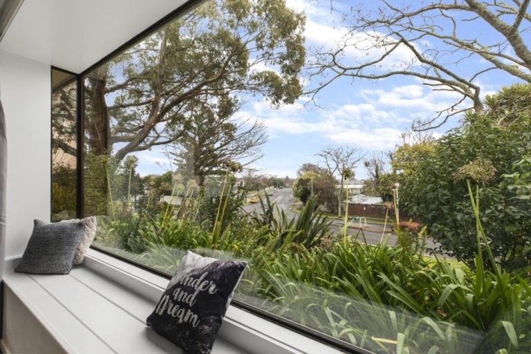 Photo of property in 1 Titoki Place, Pukete, Hamilton, 3200