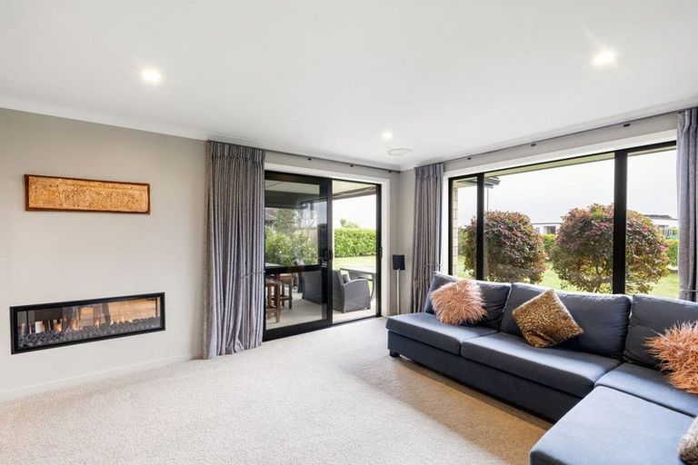 Photo of property in 17 Alan Livingston Drive, Cambridge, 3434