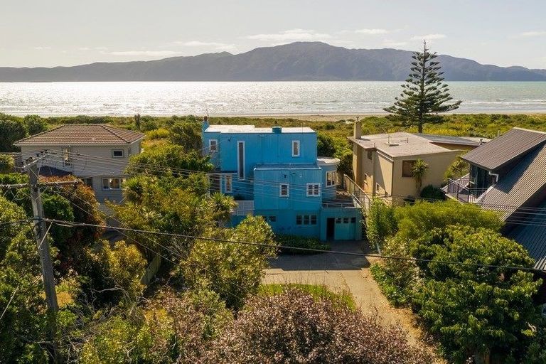 Photo of property in 79 Manly Street, Paraparaumu Beach, Paraparaumu, 5032