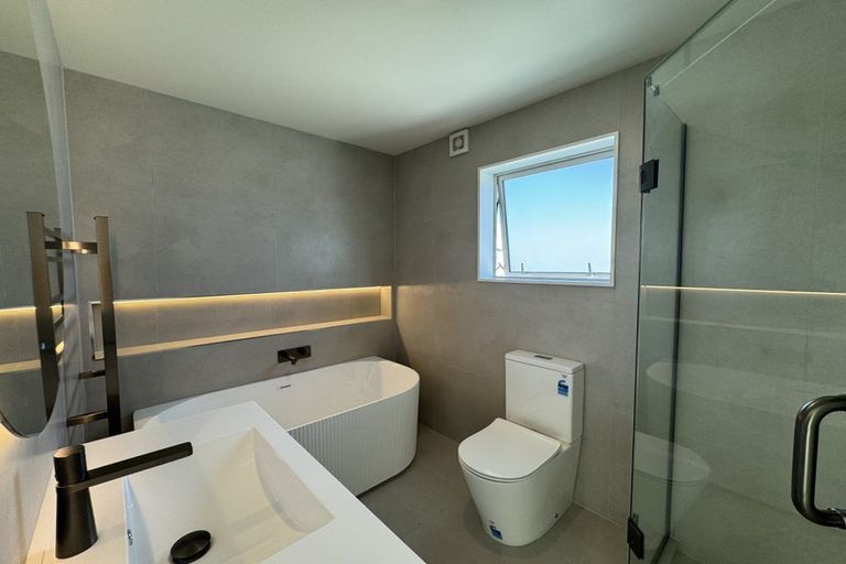 Photo of property in 6c Law Street, Torbay, Auckland, 0630