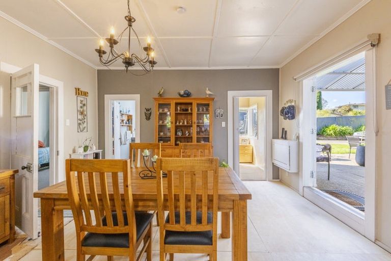 Photo of property in 15 Watts Street, Waipawa, 4210