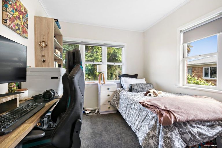 Photo of property in 16 Campbell Place, Papakura, 2110