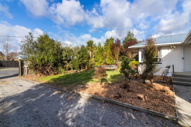 Photo of property in 7 Pinehurst Crescent, Russley, Christchurch, 8042