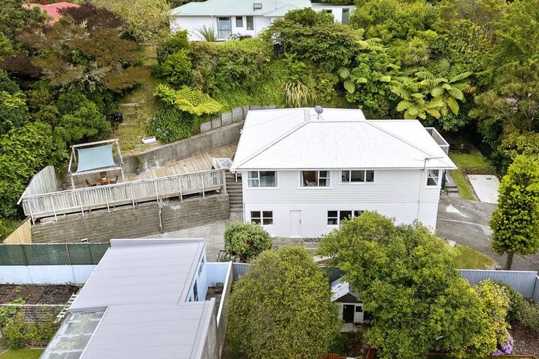 Photo of property in 12 Pembroke Street, Tawa, Wellington, 5028