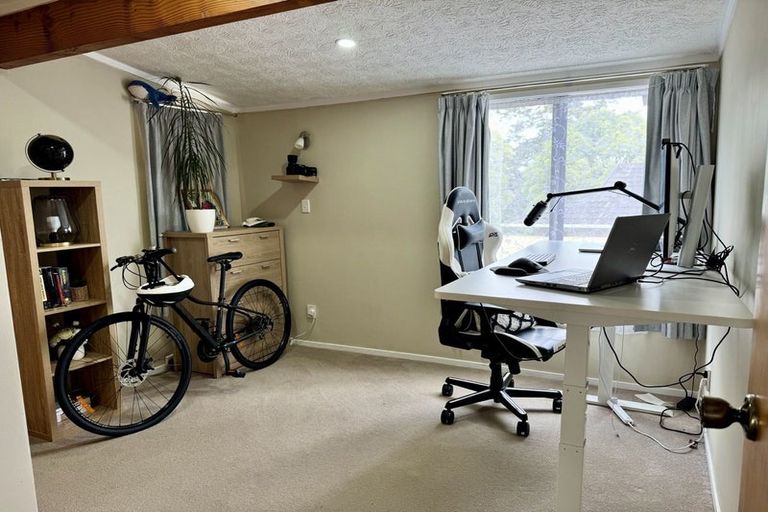 Photo of property in 4 Thistledew Place, Bayview, Auckland, 0629