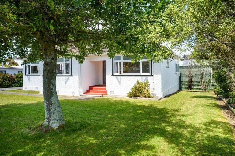 Photo of property in 25 Flower Street, Bulls, 4818