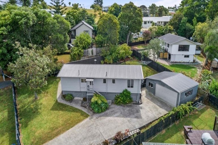 Photo of property in 7 Elizabeth Drive, West Harbour, Auckland, 0618