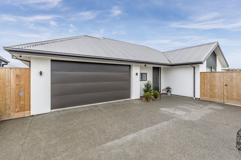 Photo of property in 6 Pegson Lane, Halswell, Christchurch, 8025