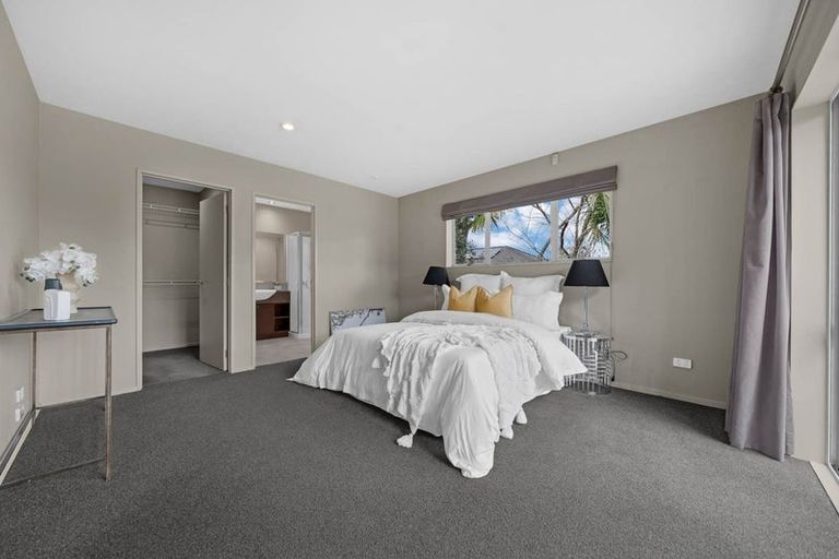 Photo of property in 5 Alvre Place, Flat Bush, Auckland, 2016