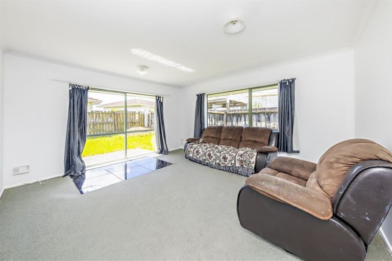 Photo of property in 1/11 Solveig Place, Randwick Park, Auckland, 2105