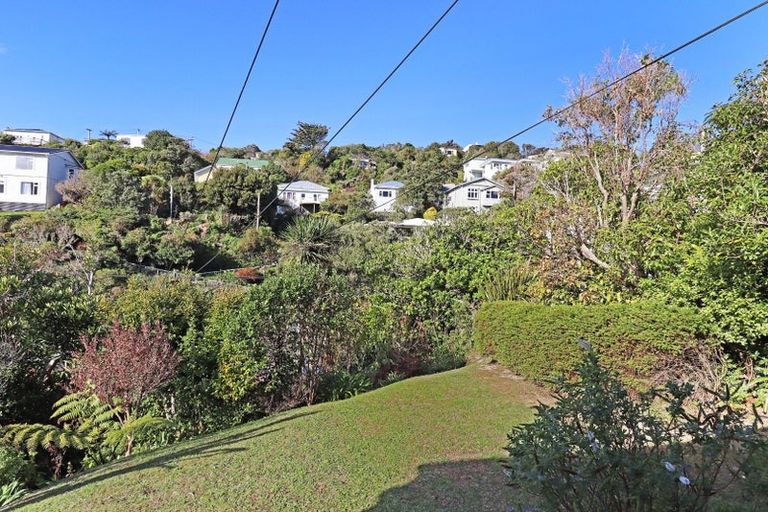 Photo of property in 24 Lincoln Street, Brooklyn, Wellington, 6021