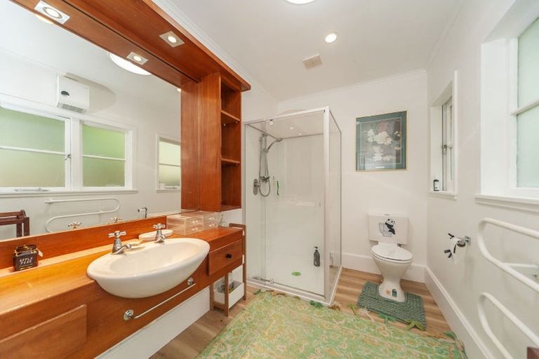 Photo of property in 49 Nevay Road, Miramar, Wellington, 6022