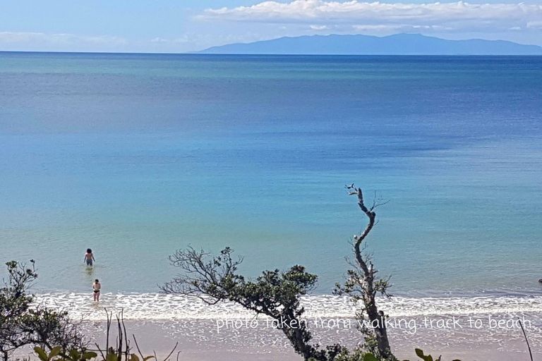 Photo of property in 153 Howard Road, Orere Point, Papakura, 2585