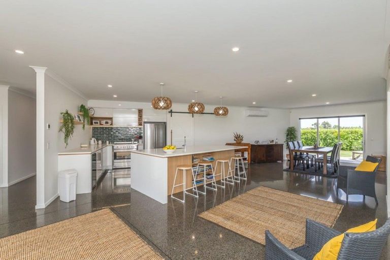 Photo of property in 33 Wakefield Road, Levin, 5571