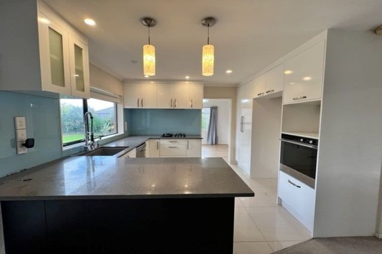 Photo of property in 104 Westerham Drive, Dannemora, Auckland, 2016