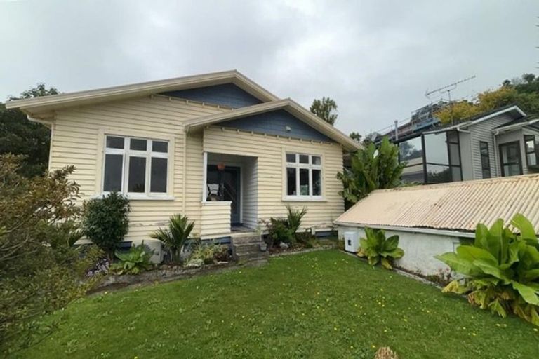 Photo of property in 113 Mangorei Road, Merrilands, New Plymouth, 4312