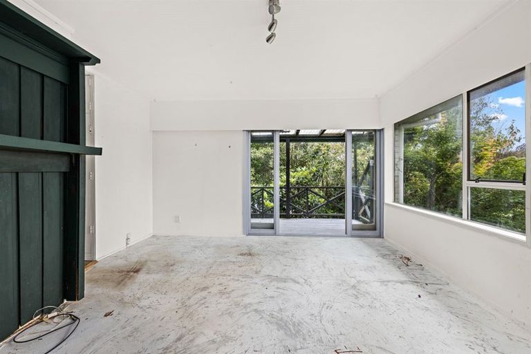 Photo of property in 1/92 Saddleback Rise, Murrays Bay, Auckland, 0630