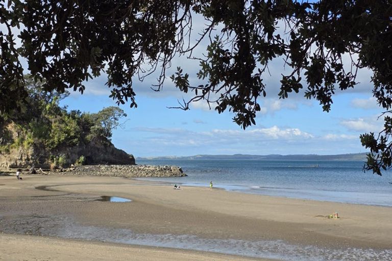 Photo of property in 87 Castor Bay Road, Castor Bay, Auckland, 0620