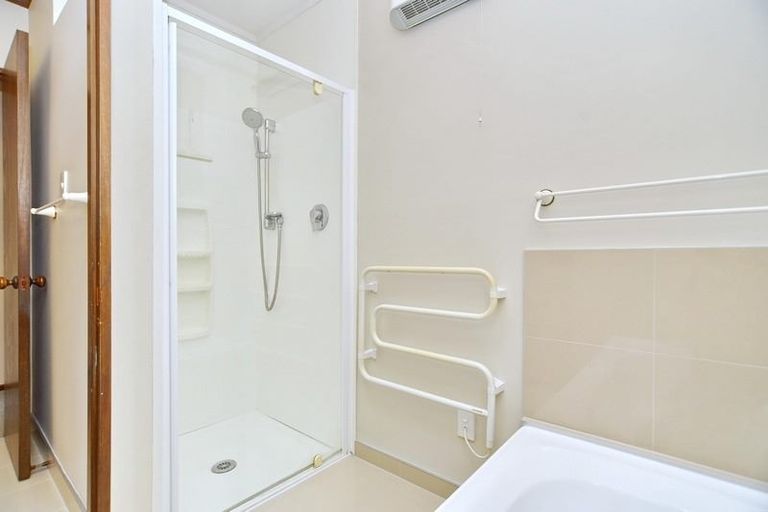 Photo of property in 44b Memorial Avenue, Ilam, Christchurch, 8053